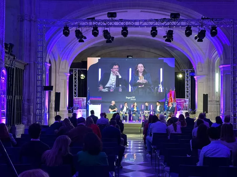 Miembros de GBO en un encuentro empresarial presencial